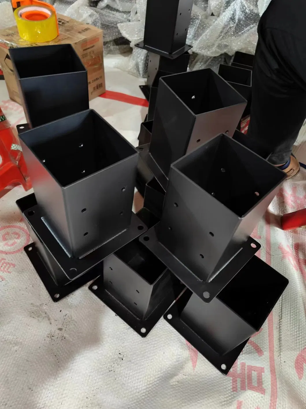 4X4 Ss 3-Way Right Corner Pergola Bracket with 4 Flange Anchors