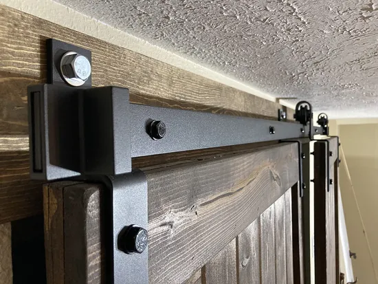 Modern Black Color Bypass Sliding Barn Door Hardware Kit for Double Door