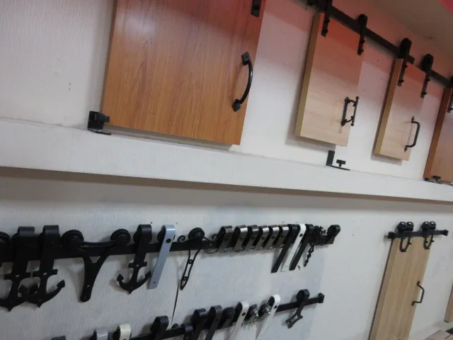 New Design for Bi-Folding Sliding Barn Door Hardware