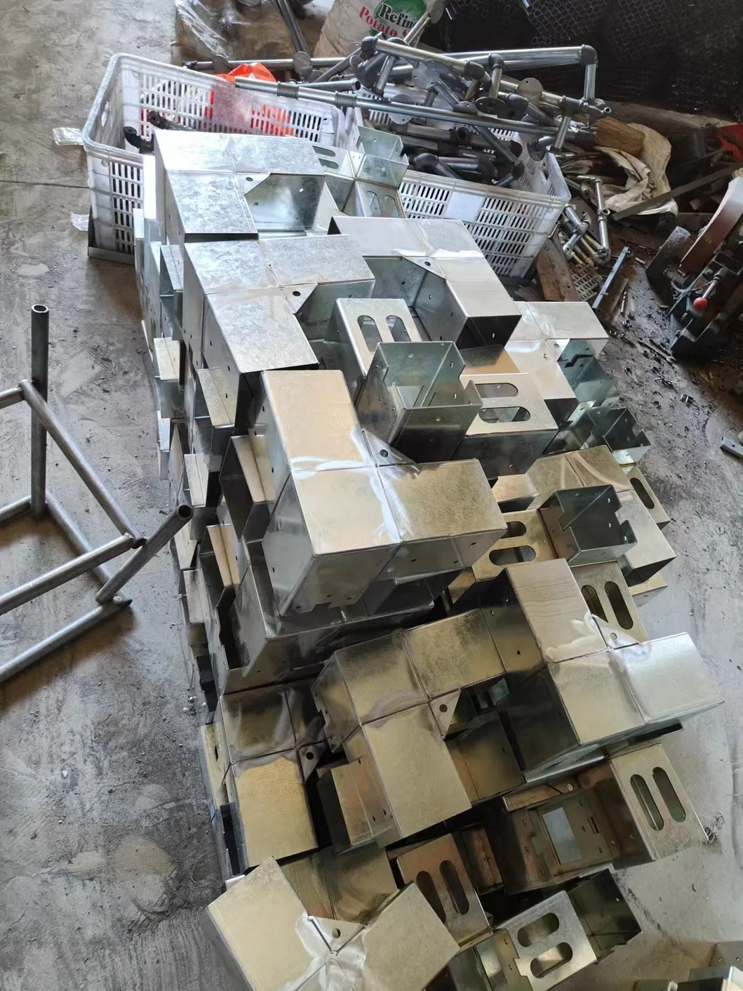 4X4 Ss 3-Way Right Corner Pergola Bracket with 4 Flange Anchors